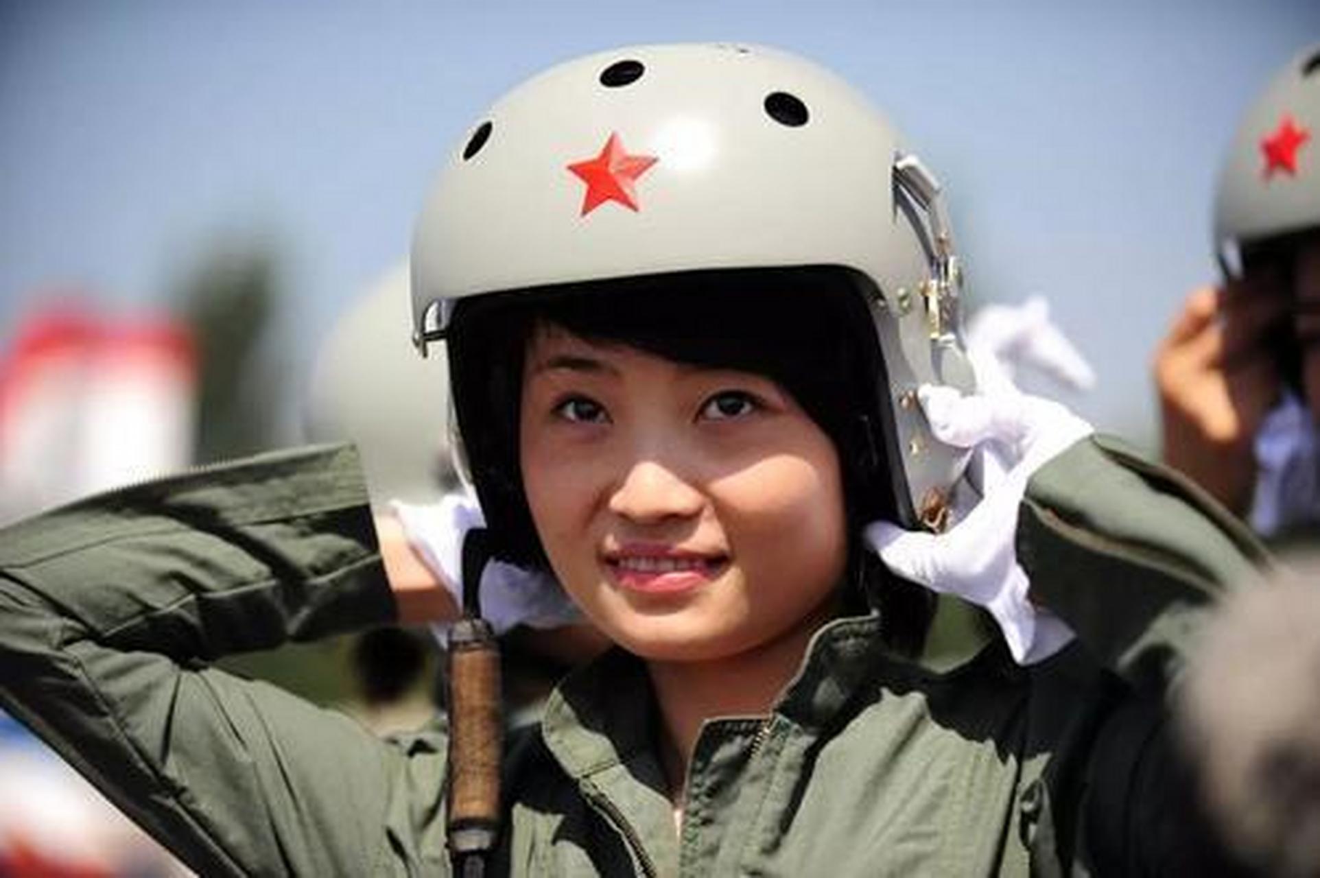 四川女飛行員余旭，英勇無畏的藍(lán)天使者，四川女飛行員余旭，藍(lán)天的英勇使者