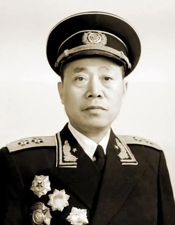 上將上面還有等級嗎，探究軍銜體系中的高級職位與等級劃分，軍銜體系揭秘，上將之上是否還有更高級別？高級職位與等級劃分全解析