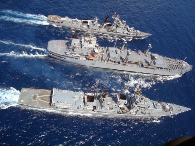 中國(guó)第三艘航空母艦下水，揭示強(qiáng)大國(guó)防新里程碑，中國(guó)第三艘航空母艦下水，國(guó)防實(shí)力再上新臺(tái)階
