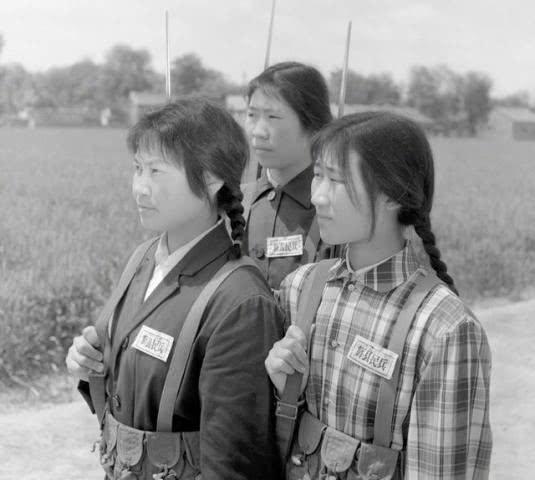 中國女兵老照片，歷史中的巾幗英雄形象展現(xiàn)，中國女兵老照片，歷史巾幗英雄形象展