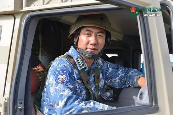 滿廣志現(xiàn)在是什么軍銜？深度解析其軍事生涯及成就，滿廣志的軍銜與軍事生涯，深度解析及成就概覽