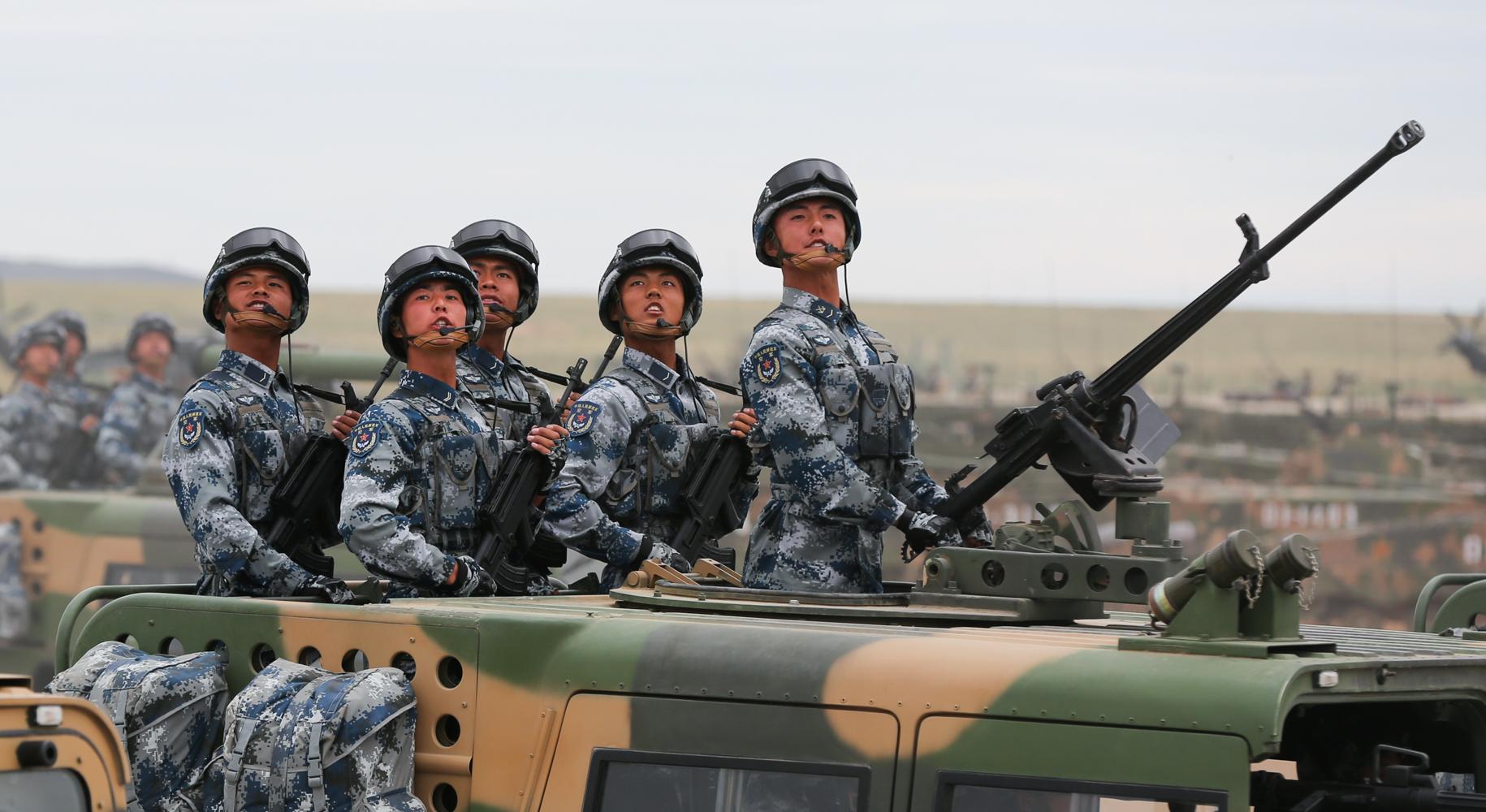 建軍90年閱兵完整版，回顧歷史，展望未來，建軍90年閱兵回顧，歷史印記與未來展望