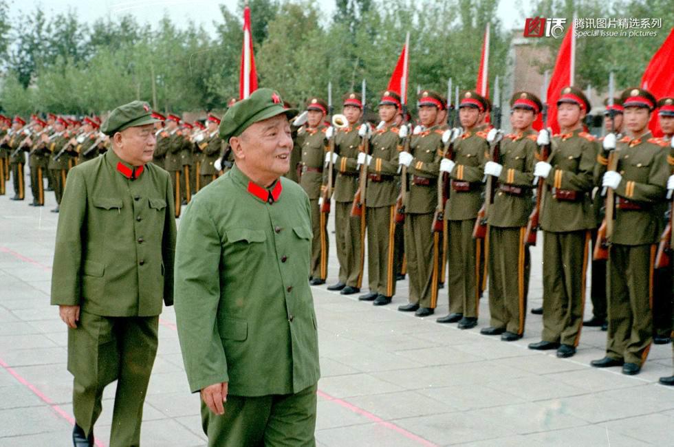 解放軍儀仗隊(duì)表演視頻，展現(xiàn)榮耀與力量，解放軍儀仗隊(duì)榮耀與力量的震撼表演視頻