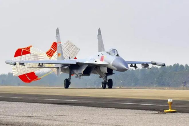 連云港軍用機(jī)場殲-11，揭秘軍事航空的神秘面紗，揭秘連云港軍用機(jī)場殲-11軍事航空的神秘面紗