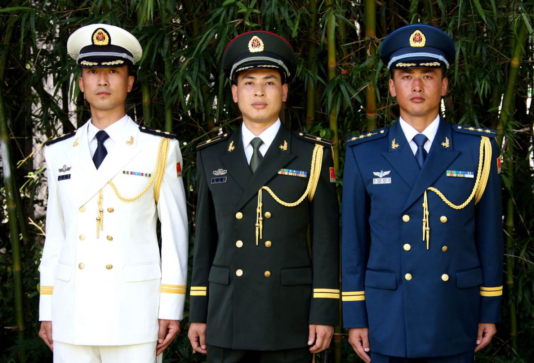 中國人民解放軍軍裝的演變與意義，中國人民解放軍軍裝演變及其意義探究