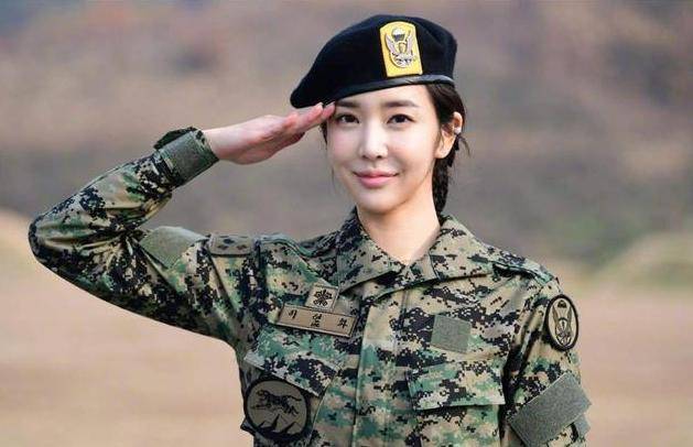 關(guān)于女兵征兵條件，探索未來(lái)的挑戰(zhàn)與機(jī)遇——以2024年為例，女兵征兵條件，探索未來(lái)挑戰(zhàn)與機(jī)遇——聚焦2024年展望