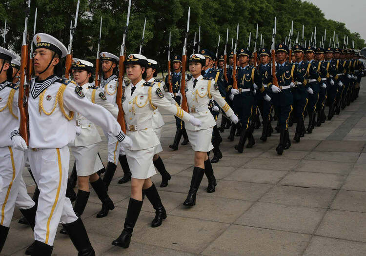 女兵儀仗隊(duì)照片大全，展現(xiàn)颯爽英姿的絕美瞬間，女兵儀仗隊(duì)風(fēng)采展示，颯爽英姿的絕美瞬間圖片大全