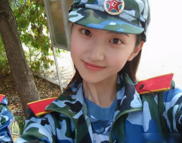 軍事直播間董嘉耀，一位軍事領(lǐng)域的佼佼者，董嘉耀，軍事領(lǐng)域的翹楚，深度解析軍事直播間