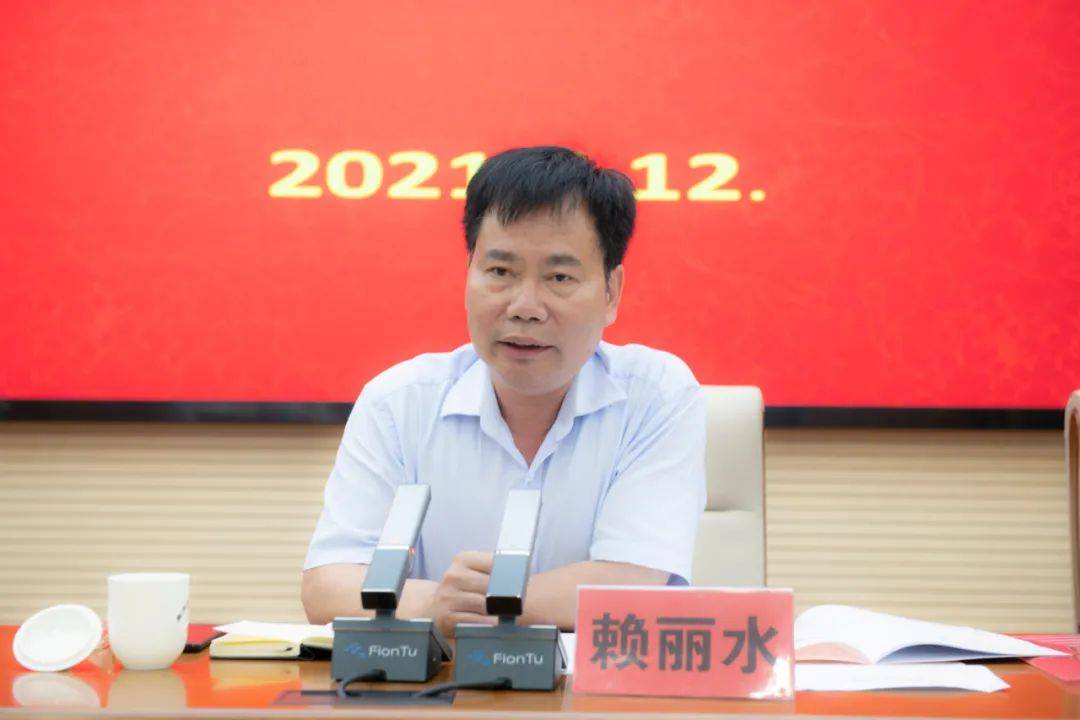 二四六香港資料期期中，深度解析與SEO優(yōu)化策略，深度解析香港期期中資料，SEO優(yōu)化策略揭秘