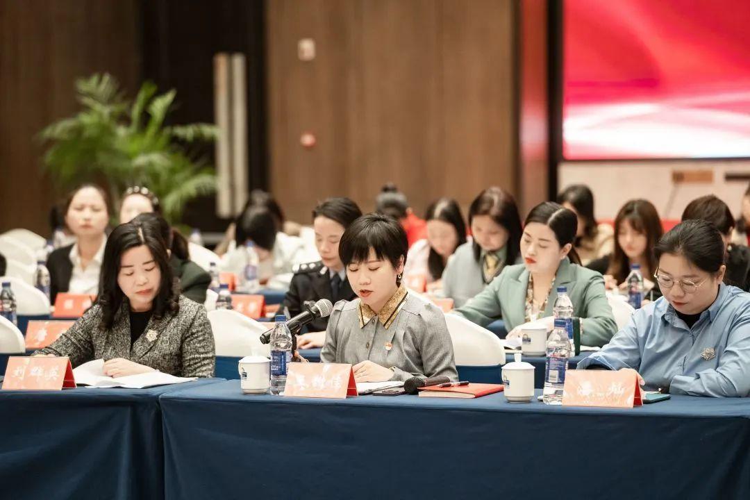 正版管家婆軟件，全面解析其優(yōu)勢與價值，正版管家婆軟件，優(yōu)勢與價值全面解析