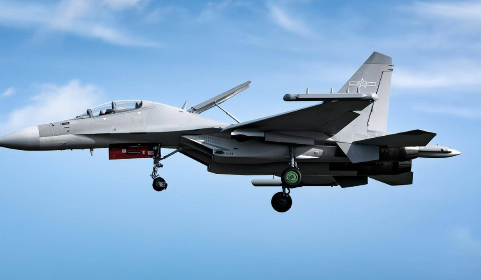 殲-16，中國航空工業(yè)的杰出代表，揭秘其屬于第幾代戰(zhàn)機，揭秘殲-16，中國航空工業(yè)杰出代表，究竟屬于第幾代戰(zhàn)機？
