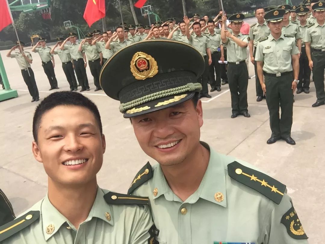 上軍校后悔死了？真實(shí)經(jīng)歷告訴你答案，上軍校的真實(shí)體驗(yàn)，后悔還是成長？