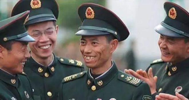 軍士長是什么級(jí)別待遇詳解，軍士長待遇級(jí)別詳解，級(jí)別與待遇揭秘