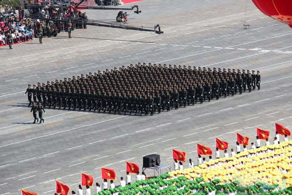 回顧歷史，紀(jì)念輝煌——2009年國慶閱兵盛典，回顧歷史，輝煌永銘——紀(jì)念2009年國慶閱兵盛典