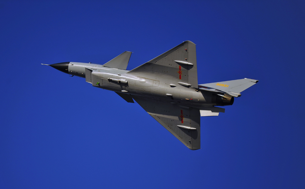 殲十戰(zhàn)機圖片，探索中國空軍的力量象征，殲十戰(zhàn)機風(fēng)采，中國空軍的力量象征圖片展示