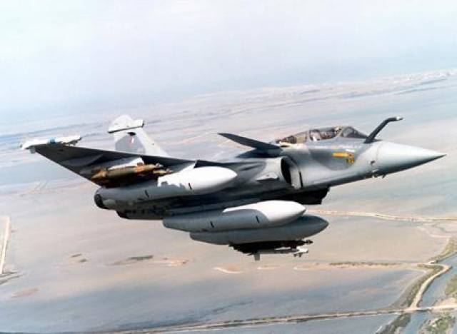 殲-10D已定型，深度解析新一代戰(zhàn)斗機(jī)性能與技術(shù)特點(diǎn)，殲-10D新一代戰(zhàn)斗機(jī)性能與技術(shù)特點(diǎn)深度解析