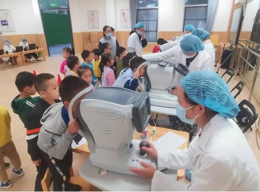 近視手術(shù)價(jià)格一覽表 2022，全面解析手術(shù)費(fèi)用及影響因素，2022近視手術(shù)價(jià)格一覽表，全面解析手術(shù)費(fèi)用及其影響因素