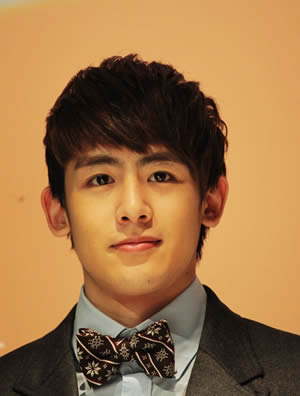 泰國十大男明星排行榜，璀璨星光閃耀東南亞，泰國十大男明星璀璨閃耀東南亞榜單