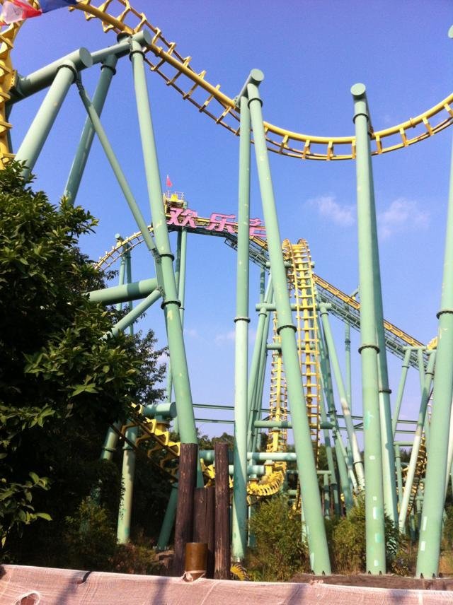 深圳歡樂谷游玩項(xiàng)目表，探索樂趣無窮的樂園世界，深圳歡樂谷游玩指南，樂園世界探險(xiǎn)之旅