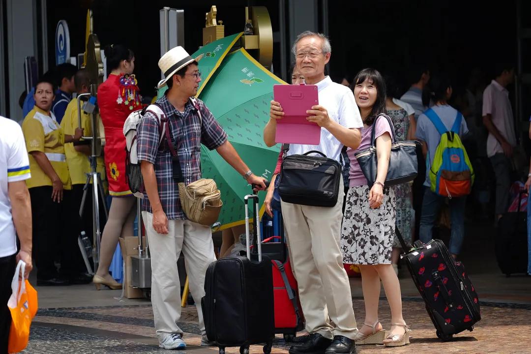 澳門242最快開(kāi)獎(jiǎng)結(jié)果，揭秘彩票背后的秘密，澳門彩票開(kāi)獎(jiǎng)結(jié)果揭秘，探尋背后的秘密與最新開(kāi)獎(jiǎng)動(dòng)態(tài)