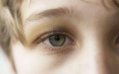 青光眼到瞎一般得多久，深度解析青光眼發(fā)展與視力喪失的關(guān)聯(lián)，青光眼發(fā)展與視力喪失的關(guān)聯(lián)，從青光眼到失明的時間解析